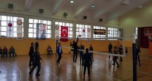 Öğretmenler ve 12A Voleybol Karşılaşması