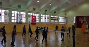 Öğretmenler ve 12A Voleybol Karşılaşması