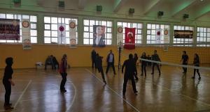 Öğretmenler ve 12A Voleybol Karşılaşması