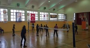 Öğretmenler ve 12A Voleybol Karşılaşması