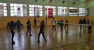 Öğretmenler ve 12A Voleybol Karşılaşması