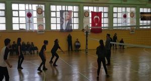 Öğretmenler ve 12A Voleybol Karşılaşması