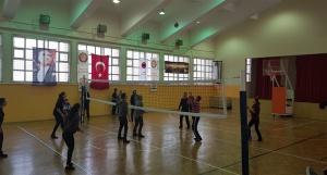 Öğretmenler ve 12A Voleybol Karşılaşması