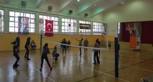 Öğretmenler ve 12A Voleybol Karşılaşması