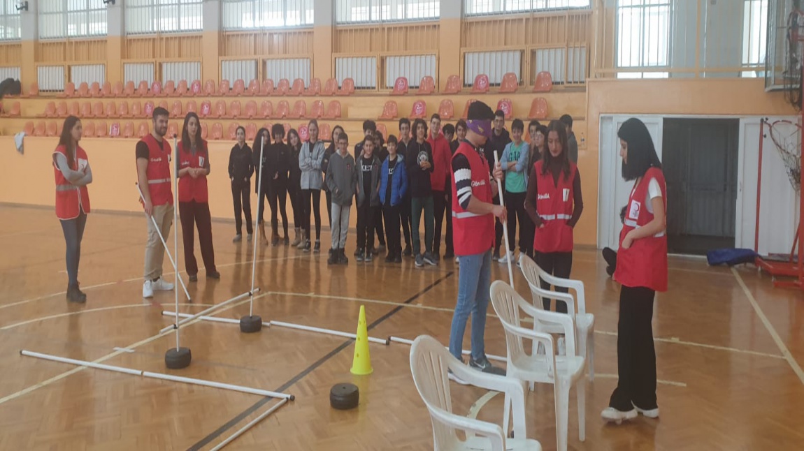 Ege Üniversitesi Genç Kızılay Topluluğu Engelliler Günü Özel Faaliyeti