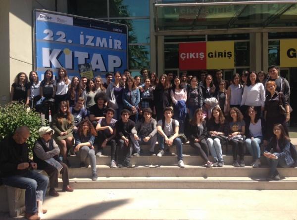 Kütüphanecilik Kulübü İzmir Kitap Fuarında